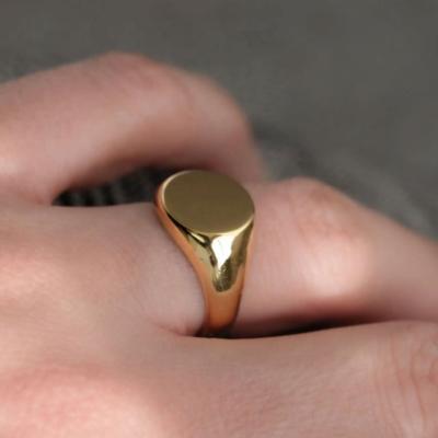 China Free Seal Ring Women Gold Jewelry Stainless Steel Ring Chunky Engraved Rings Gold Round Tarnish TRENDY for sale