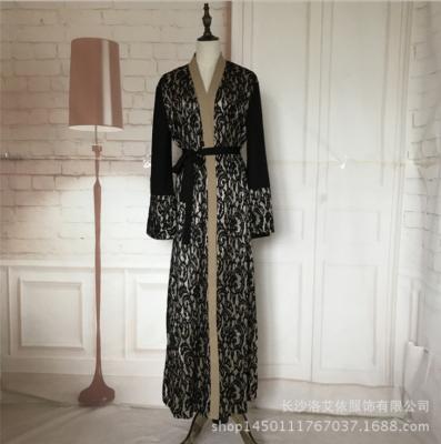 China 2020 Polyester Cotton Plus Size Malay Muslim Long Cardigan Robe Middle East Lace Abaya Muslim Clothing for sale