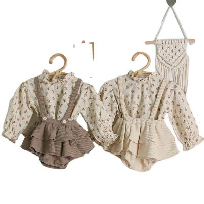 China 2022 Fashion Breathable Newborn Toddler Babies Clothes Sets Tops Flora Print Long Sleeve Romper Suspender Shorts Outfit 2pcs Set for sale