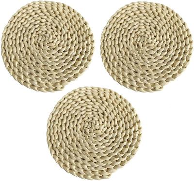 China Sustainable Rattan Place Mat Corn Straw Woven Placemats Braided Corn Husk Dish Mats Tableware Pads for sale