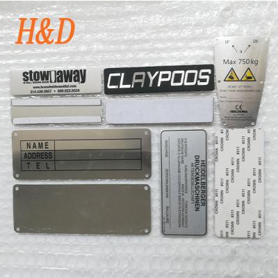 中国 American and European Metal Aluminum Custom Tag Table Name Plate Brush Making Back Sticker Emboss Letter Tin Sign 販売のため