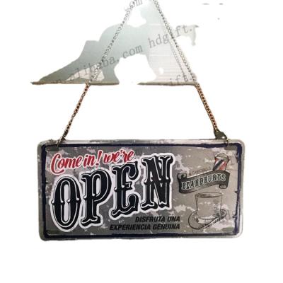 中国 Europe Embossed Metal Aluminum Open-Closed Custom Chain Open-Closed Metal Chain Tin Sign Hanging Door Shop Wall Art 販売のため