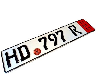 中国 H&D Custom License Plate London Metal Embossed Car Plate Customized 販売のため