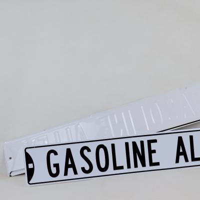 中国 Africa GASONLINE AISLE 91*16CM Longer Embossed Metal Tin Road Street Wall Sign Ourdoor 販売のため