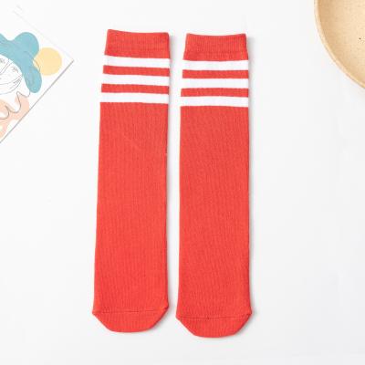 China Comfy Scrambled Knitting Sock Worsted Baby Christmas Socks Cheap Warm Organic Cotton Knee High Socks for sale