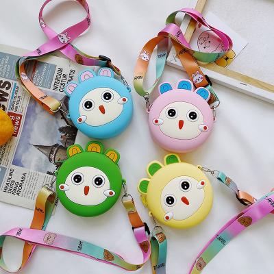 China 2021 Fashion Silicone Shoulder Bag Accessories Coin Purse Smile Luxury Mini Kids Purse Bags Coin Girls Small Purses for sale