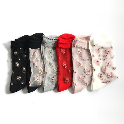 China 2022 New Women's Decorative Flower Pattern Lace QUICK-DRY Mesh Socks for sale