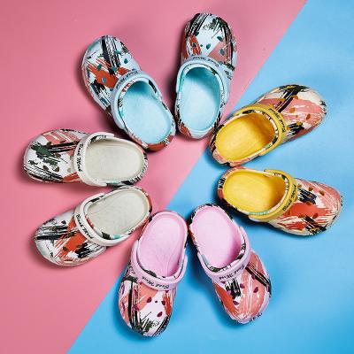 China Around 2021 New Fashion Children's Clogs EVA Cartoon Children's Clogs Shoe Clog Sandal Breathable Children Garden Shoes for sale