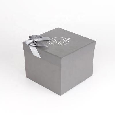 China Recycled Materials Wholesale Custom Logo Silver Foil Gray Gift Packaging Paper Box for sale