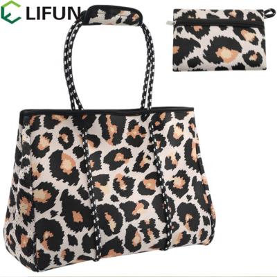 China Popular Large Neoprene Lightweight, Folding and Portable, Reusable Tote Cross Body Bag, Beach Leopard Print Purse Bag for Women for sale