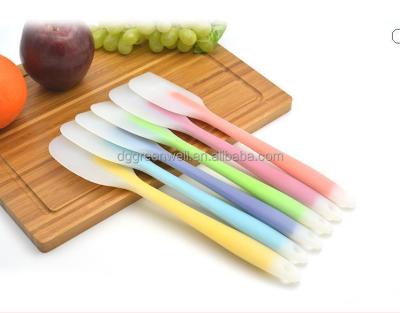 China Sustainable Bakeware, Kitchen Silicone Spatula Heat Resistant Baking Scraper for sale