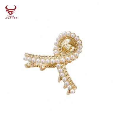 China 2022 HOT Luxury Fashion Ins Girls Designers Meta Hair Clips Beads for sale