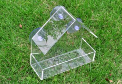 China Acrylic Materials Window Bird Feeder 2mm Thickness 15.5 X 9.5 X 15 Cm Size for sale