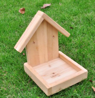 China Custom Color Wooden Bird Feeders Seed Tray Ground Bird Feeder 1kg Capacity for sale