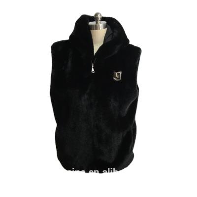 China Custom Made 100% Polyester Mens Winter Jacket Faux Fur Sleeveless Vest With Hooded for sale