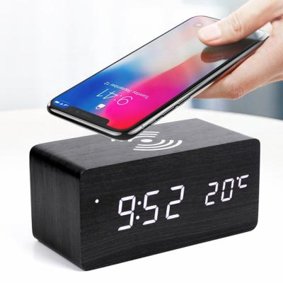 China Wooden Mobile Phone Qi Fast Wireless Charger With Digital Led Clock Qi Wooden Wireless Charger Alarm Clock for sale