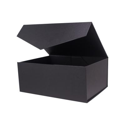 China Recycled Materials Custom Closure Elegant Magnetic Gift Box Rigid Cardboard Box Luxury Gift Box for sale