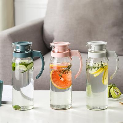 China Sale 1400ml Summer Viable Hot Cold Water Juice Filter Jug Glass Jug With Plastic Lid for sale