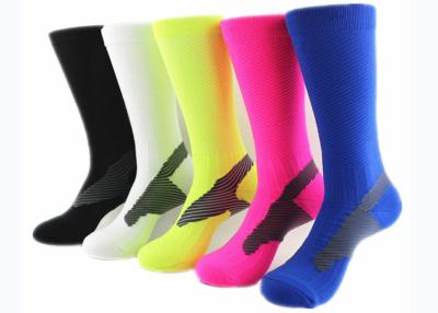 China Die athletischen Socken der bequemen Männer, das Knie-hohe Socken der Kompressions-Turnhallen-Männer zu verkaufen