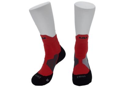 Chine Chaussettes sportives de coton/des hommes courts tricotés par nylon, chaussettes de robe du concepteur des hommes frais à vendre