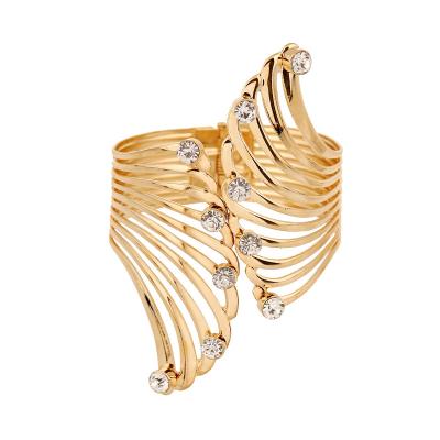 China Office/Madam New Fashion Exaggerated Metal Bracelet Rhinestone Wing Bracelet Women Fashion Feather Career Jewelry for sale