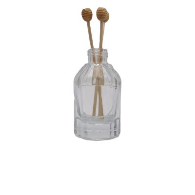 China Luxury Home Cosmetic Perfume Oil Reed Diffuser Bottle Decorative With Rattan Sticks for sale