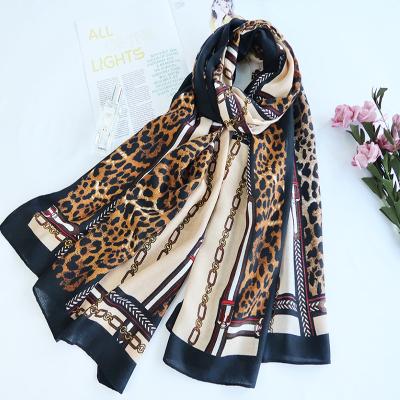 China Good Heat Preservation Luxury Ladies Scarves For Women Cotton Designer Fashionable Cotton Linen Blend Stylish Beach Towel With Various Colors for sale