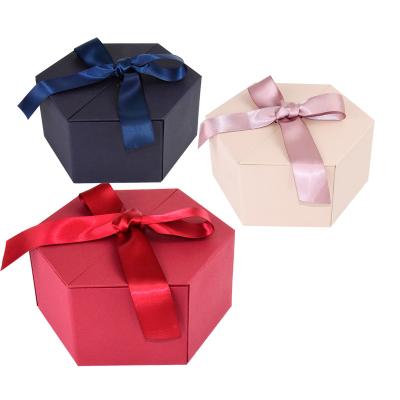 China Beautiful Manufacturer Material Environmental Protection thickened design process logo kraft paper box hot stamping custom bag for sale