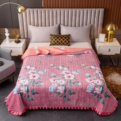 China Summer Home Wholesale Soft Comforter Microfiber Bedspread Lightweight Large Bed Covers For Hotel Home for sale