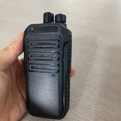 China Ultra-long Standby Time Handheld Mini Radio Walkie Talkie Toy with 1W Power and 3km Range for sale