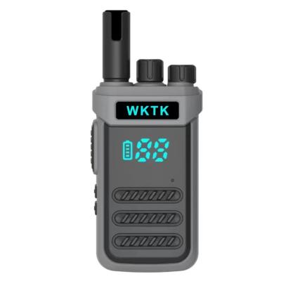 China G68 Two Way Radios Walkie Talkies with 2W/0.5W Output Power and Long Distance Antenna for sale