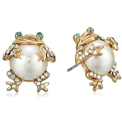 China WoWei TRENDY Pearl Creatures Stud Earrings Sterling Silver Needle Pearl Frog Stud Earrings Stud For Women Girls for sale