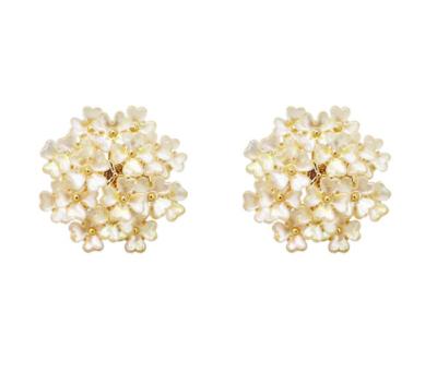 China The Other New Gypsophila A059 2022 With Diamond Shell Flower Earrings Sweet Silver Pin Earrings For Women for sale