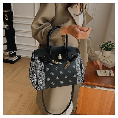 China Factory direct sales eco-friendly 2021 new design fashion ladies fall fashionable vintage handbag bags for sale