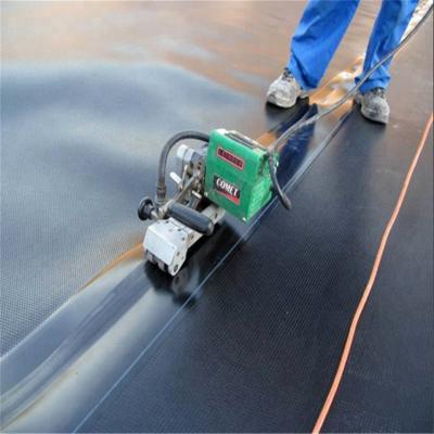 Cina 1800W PVC HDPE LDPE EVA Ecb PP Geomembrane Hot Wedge Welding Machine con capacità di 13 kg in vendita