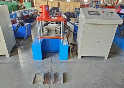 China 4kw metalen framing Equip C Profiel maken machine met hydraulisch snijden Te koop