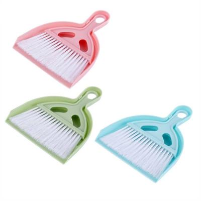 China Handheld Computer Keyboard Table Cleaning Brush Broom and Dustpan Set for Household Table Brush for sale