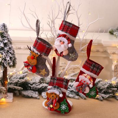 China 2022 New Hot Selling Fabric Christmas Stocking Fireplace Hanging Stockings For Family Holiday Christmas Party for sale