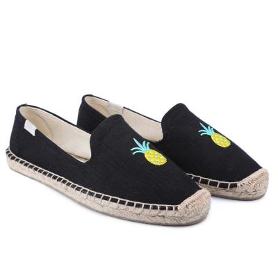 China Fashion Anti-slippery Customized Comfortable Canvas Women Shoes for sale