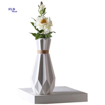 China Europe dropshipping 2021 Fuleide classic style Roman Holiday Nordic flower vase table decoration white Nordic ceramic vases for sale