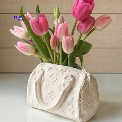 China Modern Creative Europe Flower Pot Vase Home Decoration Flower Pot Vase Big Large For Home Decor Resin Bag Modern Nordic Indoor Vase for sale