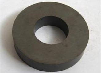 China Industrial Strength Hard Barium Ferrite Magnet Y30 For Phone / TV / Speakers for sale