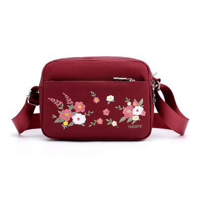 China Large Capacity New Fashion Ladies Embroidered Waterproof Nylon Outdoor Shoulder Messenger Bags for sale