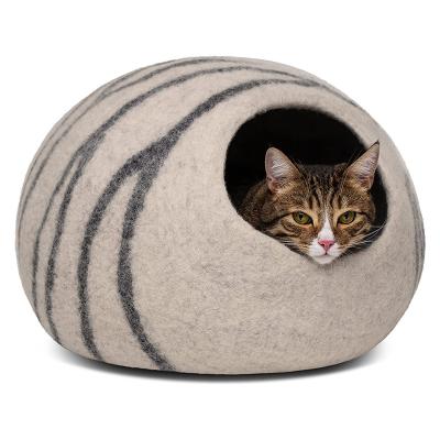 China High Quality Premium Stocked Felt Cat Bed Cave Handmade Merino Wool 100% Bed For Cats for sale