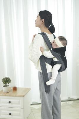 China Hasta 35 libras Lillebaby Libélula de envoltura portador con capucha en venta