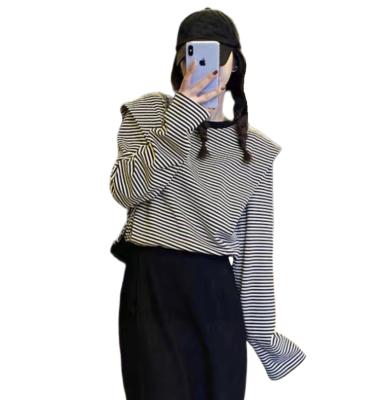 China New Oversized Long Sleeve T-shirt Fashion Epaulet Design Covered Stripe T-shirt For Girl Hot for sale