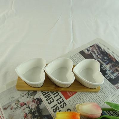 China New Design Viable White Porcelain Tapas Dish Snack Serving Dish Ceramic Snack Bowls With Wooden Tray for sale