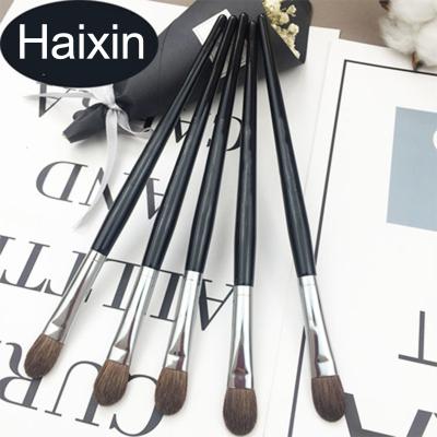 China Eyeshadow Blender Brush #811 Smudge Hair Eye Blender Brush Single Natural Eyebrow Brush Large Wood Handle Eyeshadow Brush 1 Piece for sale