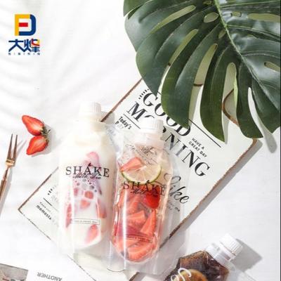 China Disposable Transparent Spouted Juice Eggnog Pouch / Plastic Pouch Packaging With Customized Logo for sale