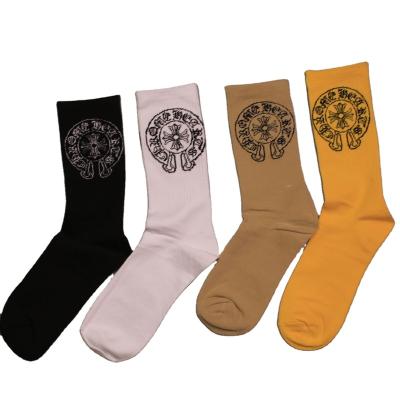 China Breathable Custom Socks With Reflective Logo Running Custom Neon Cotton Mens 3m Socks Glow In The Dark Sports Socks for sale